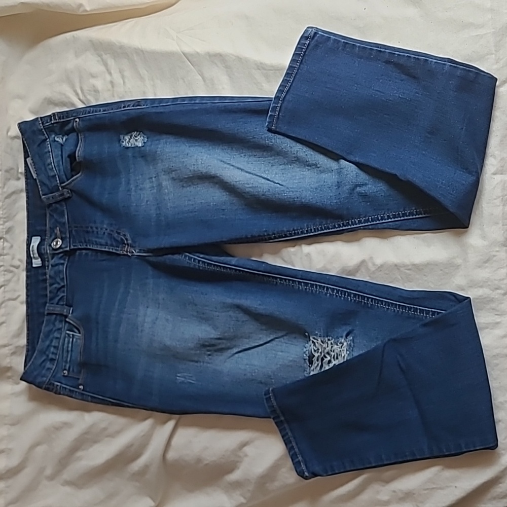 Kensie Distressed Mid-Rise Skinny Jeans 👖 😍